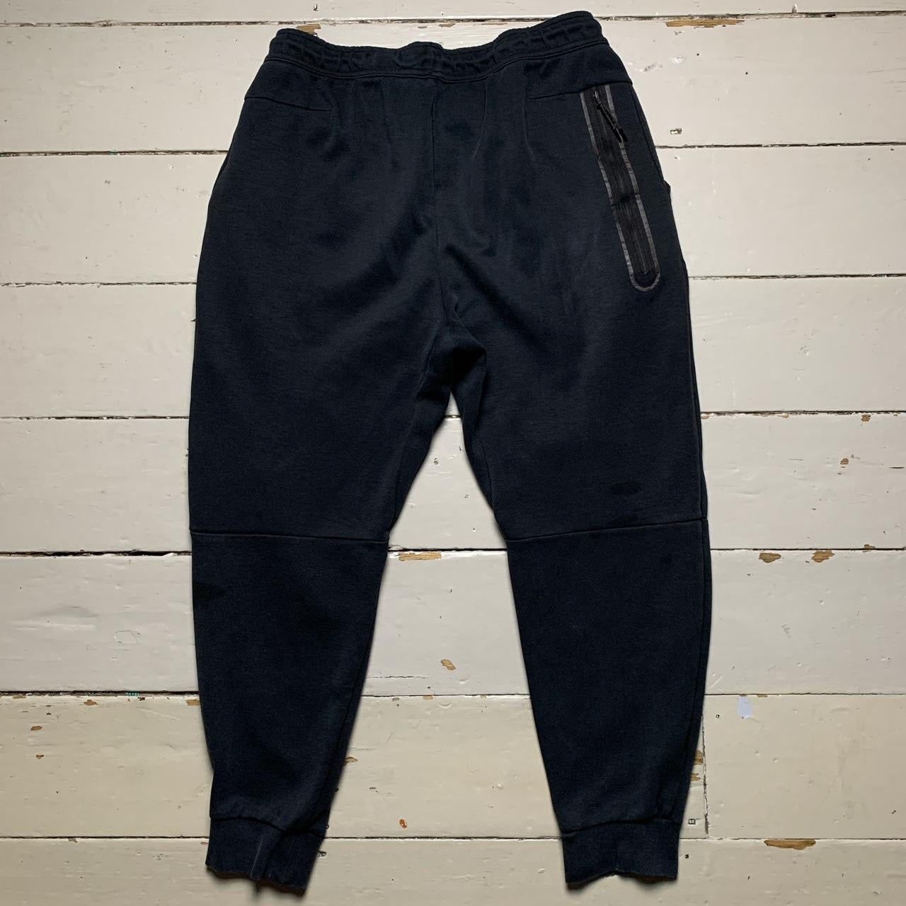 Nike Tech Fleece Black Joggers (Large)