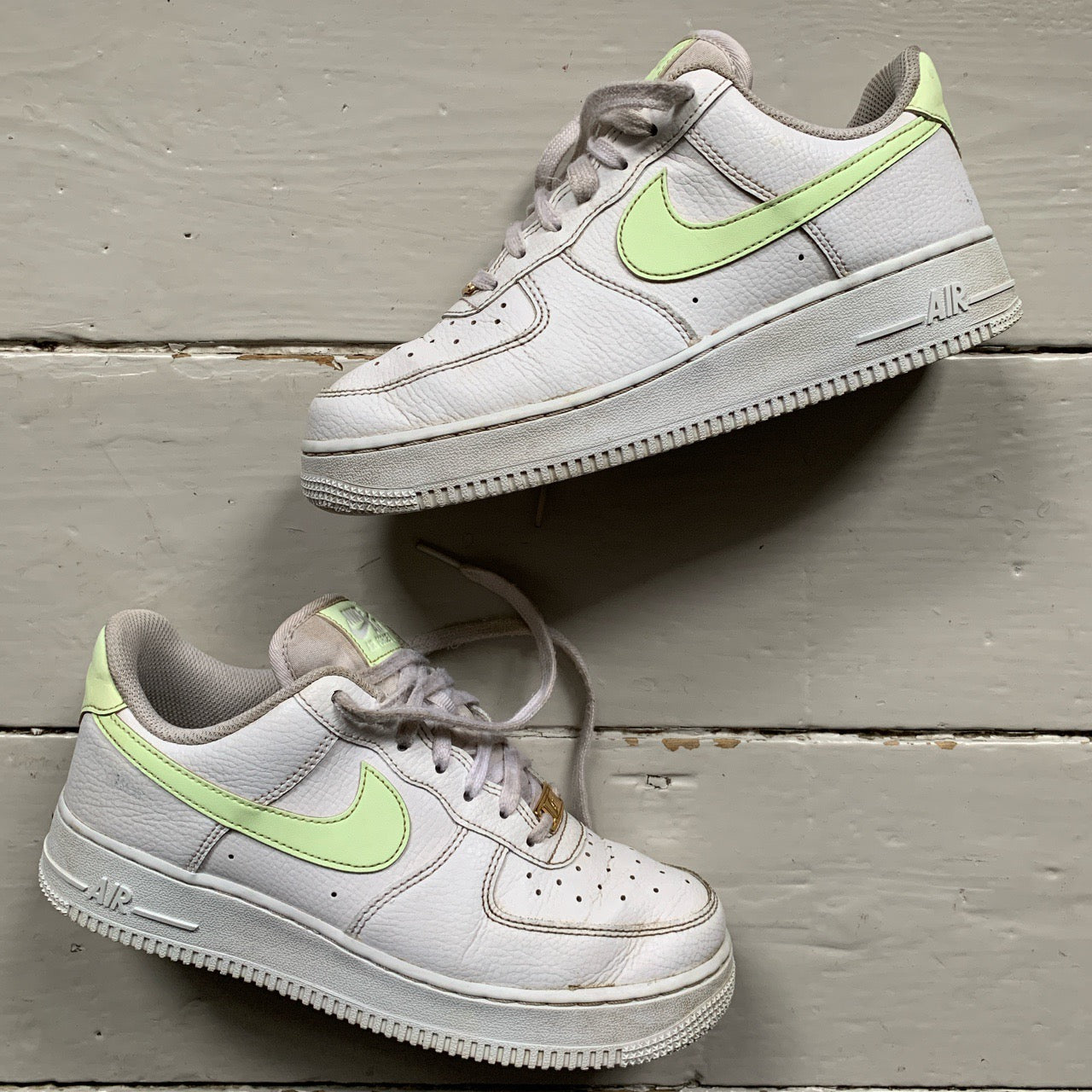 Nike air clearance force neon tick