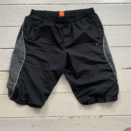 Nike Swoosh Vintage Shell Shorts (XXL)