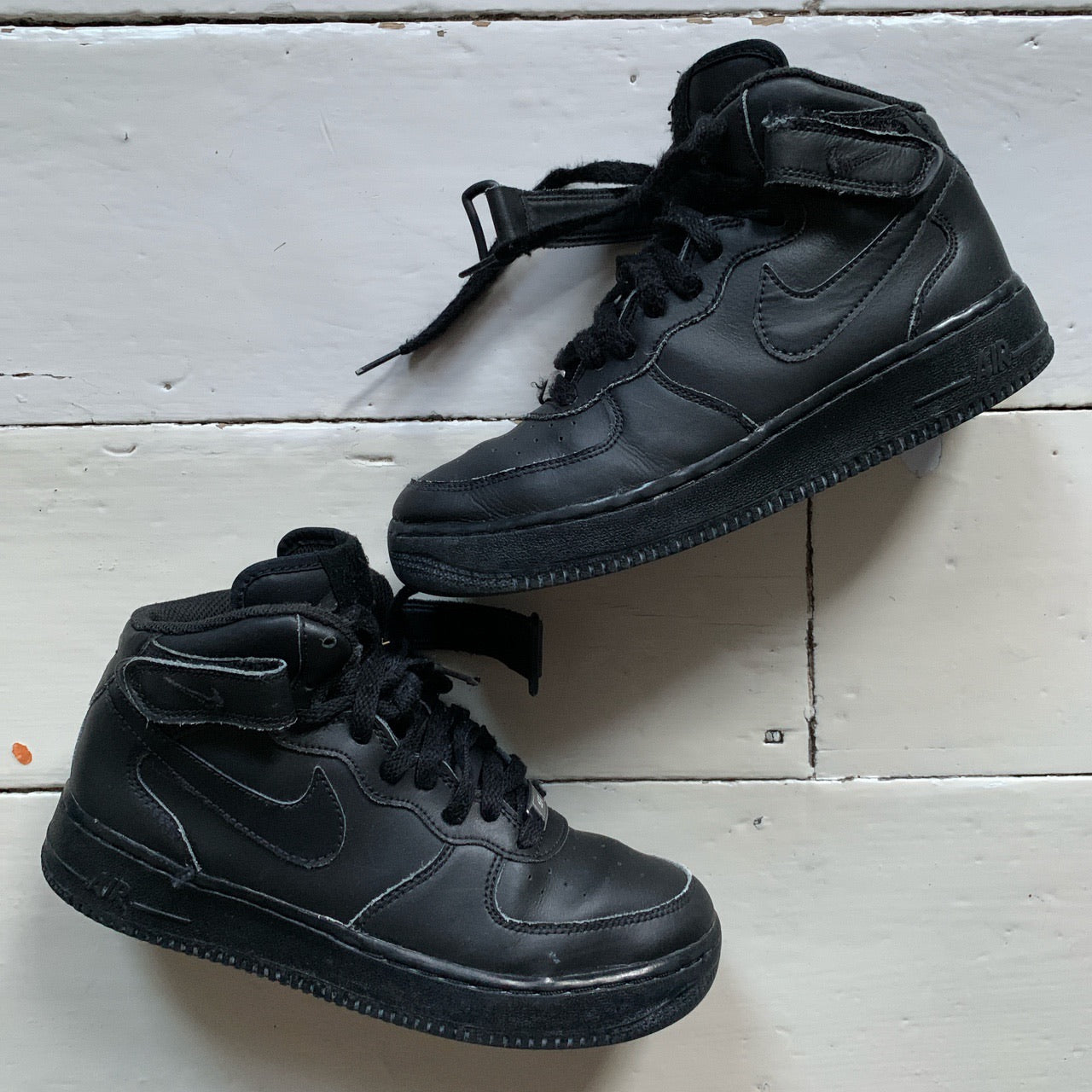 Nike Air Force 1 Mid Black (UK 5.5)