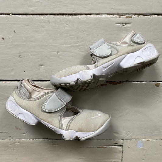 Nike Air Rift White (UK 5.5)