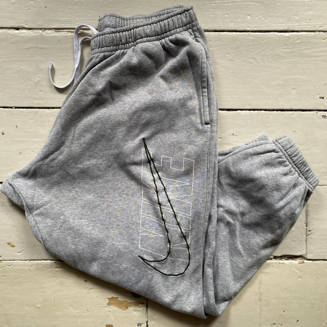 Nike Swoosh Club Stitch Joggers (XXL)