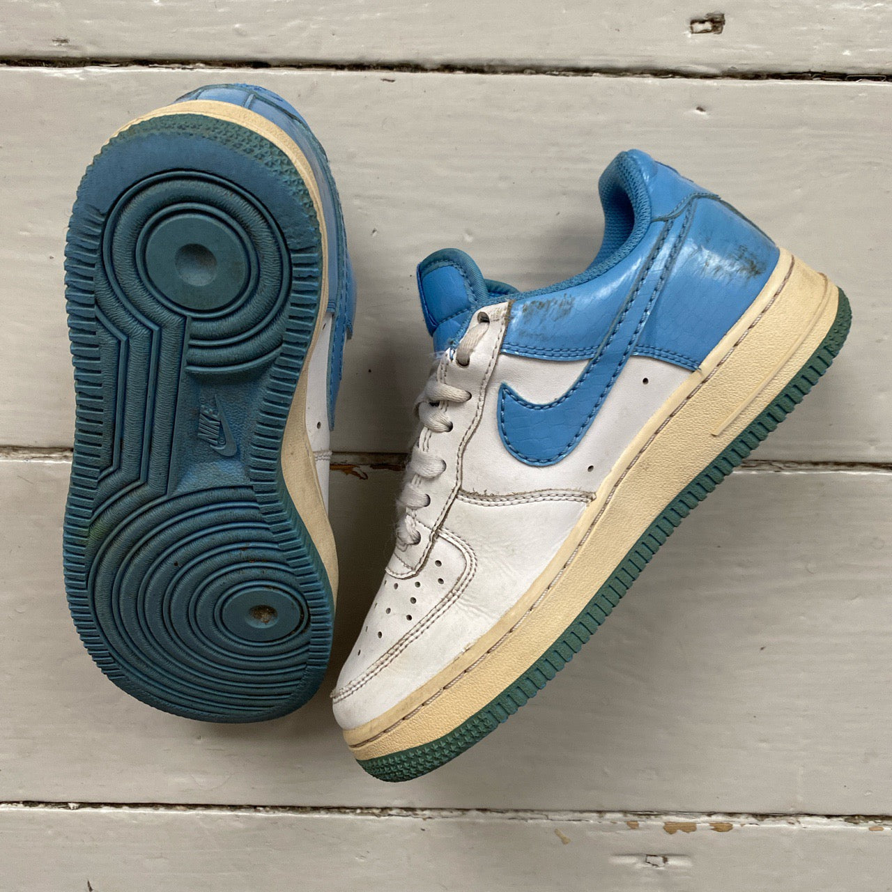 Nike Air Force 1 Vintage UNC and White (UK 3)