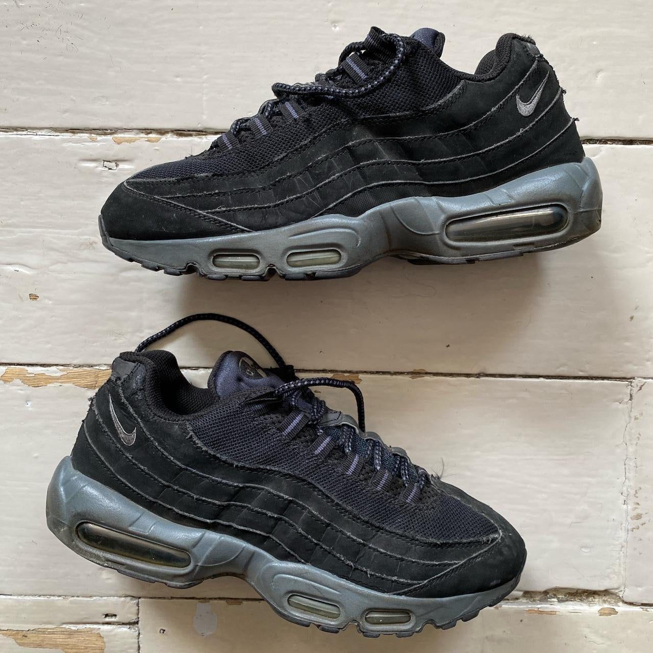 Nike Air Max 95 Black and Grey (UK 8)