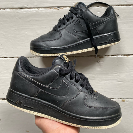 Nike Air Force 1 Black and White (UK 6)