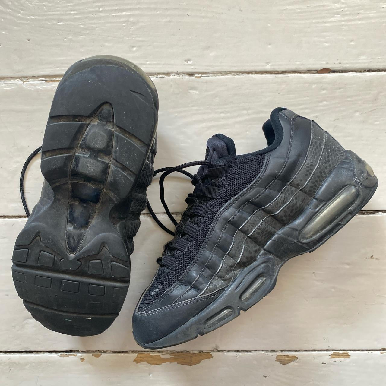Nike Air Max 95 Black (UK 8)