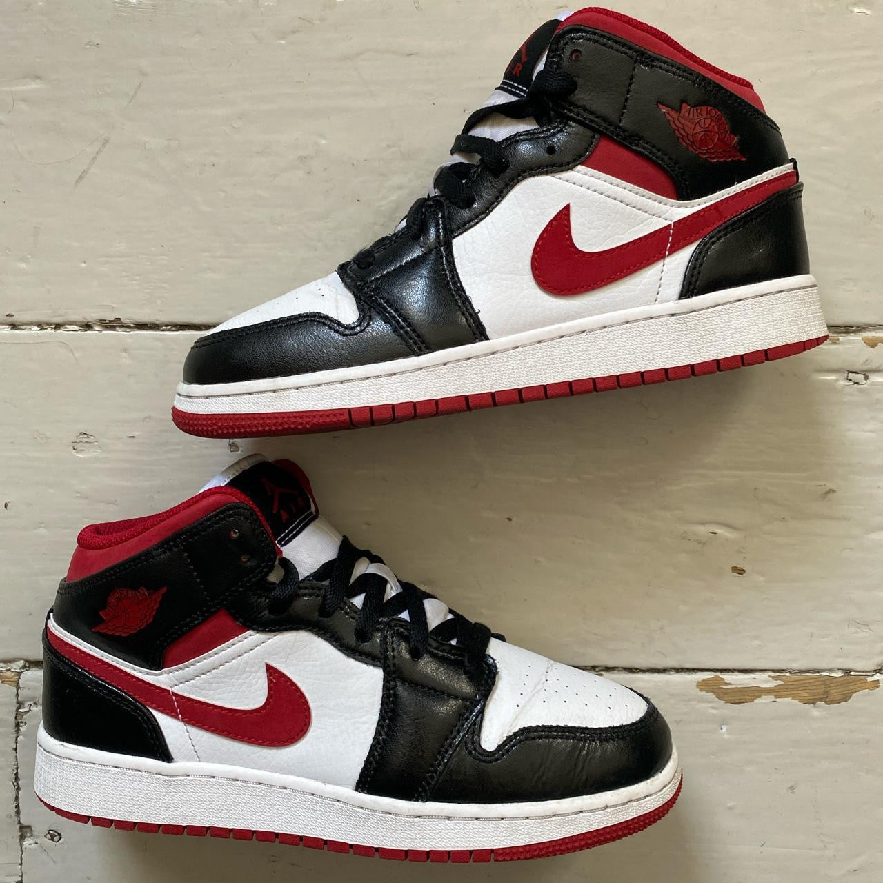 Jordan 1 Black Gym Red Mid (UK 5.5)