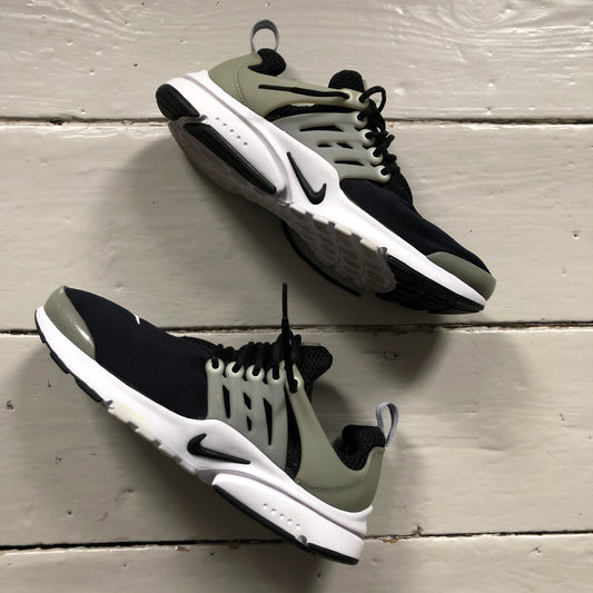 Nike Air Presto Black and Grey (UK 5.5)
