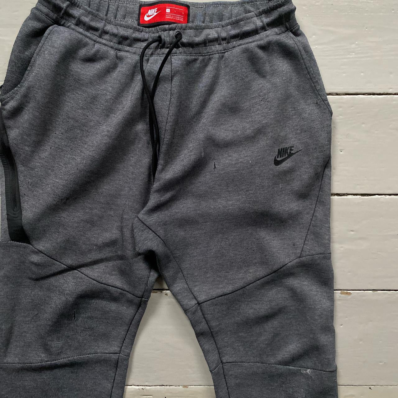 Nike Tech Fleece Grey Joggers (Large)