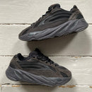 Yeezy 700 Vanta (UK 9)