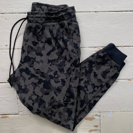 Nike Tech Fleece Camouflage Joggers (Medium)