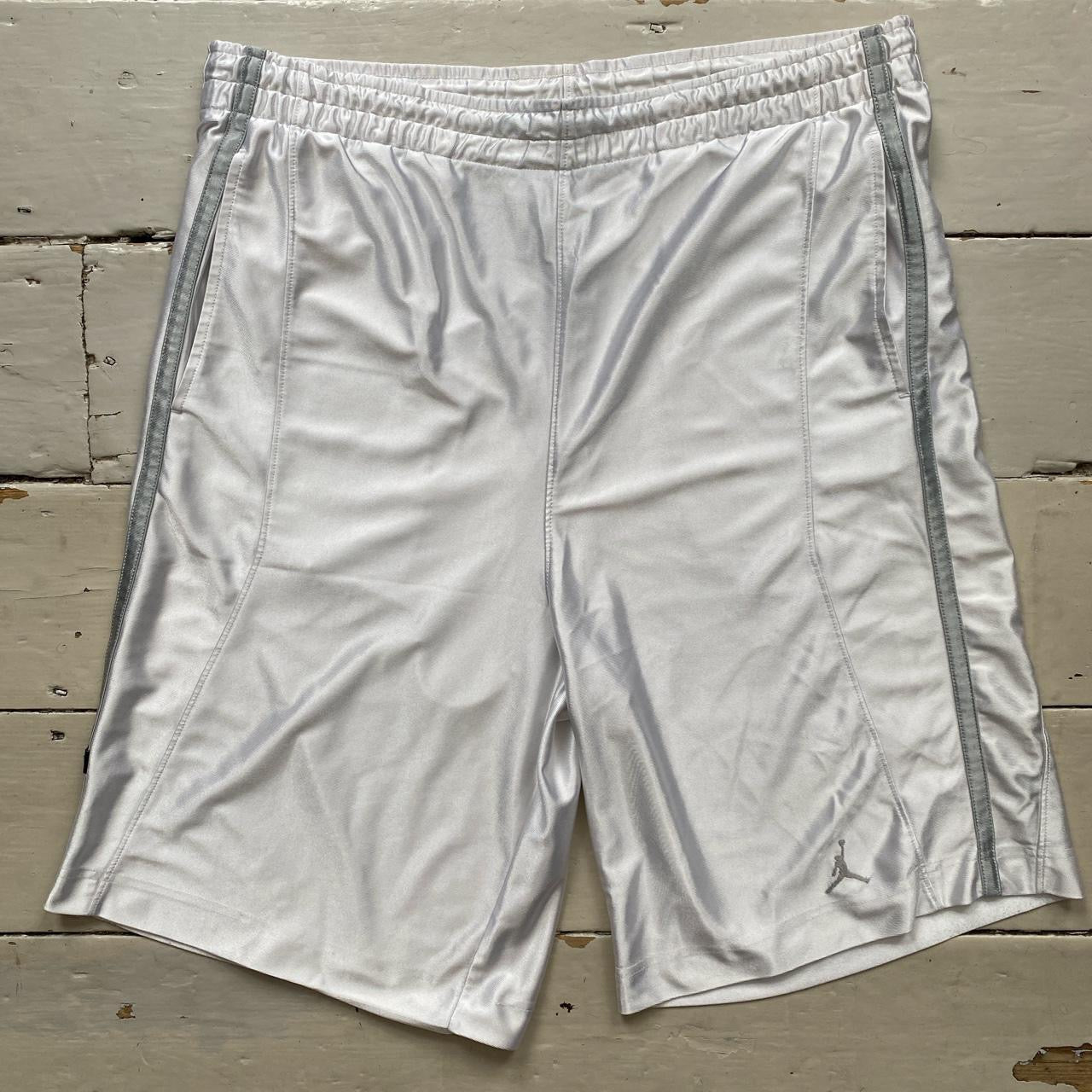 Jordan White Basketball Shorts (Medium)