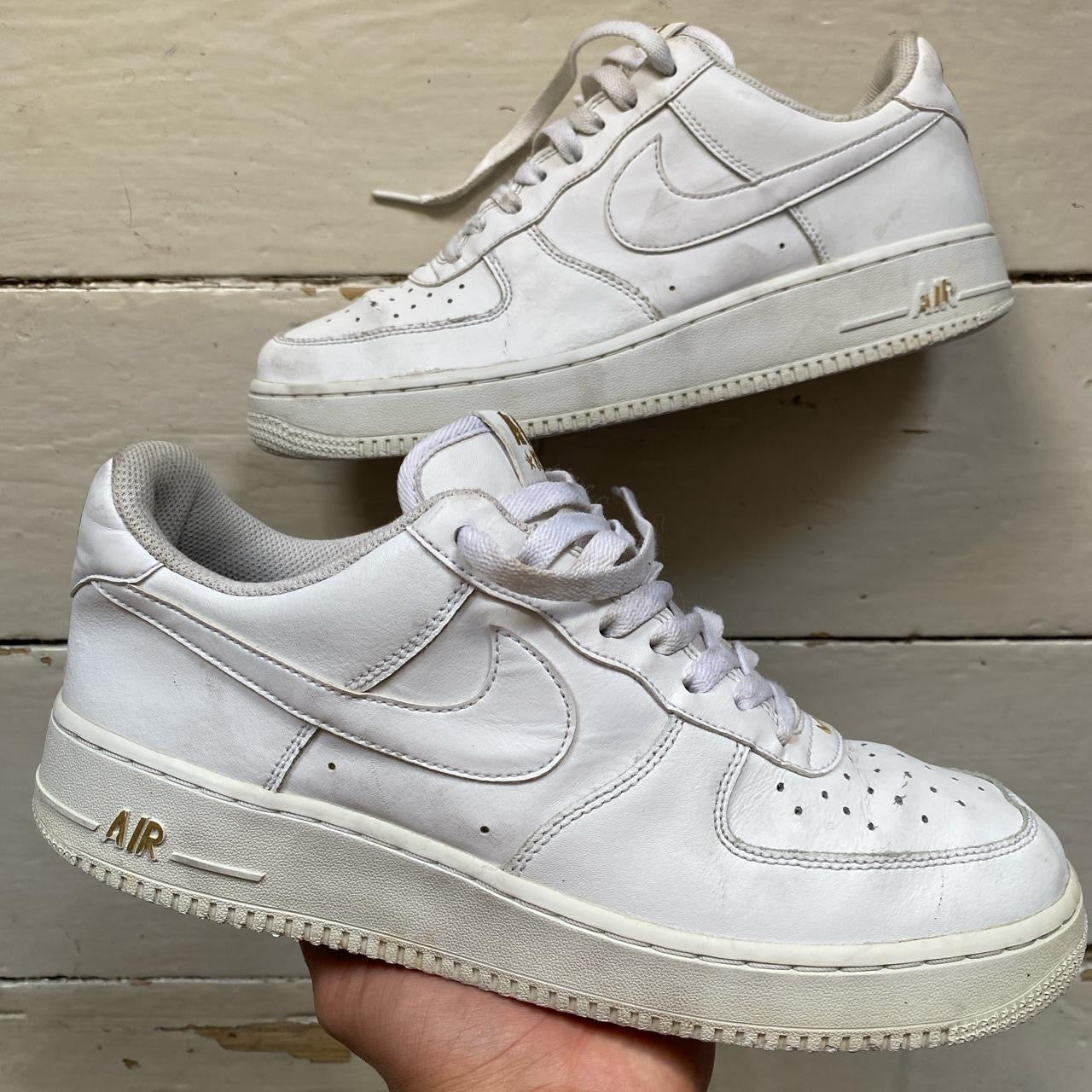 Nike Air Force 1 White (UK 8)