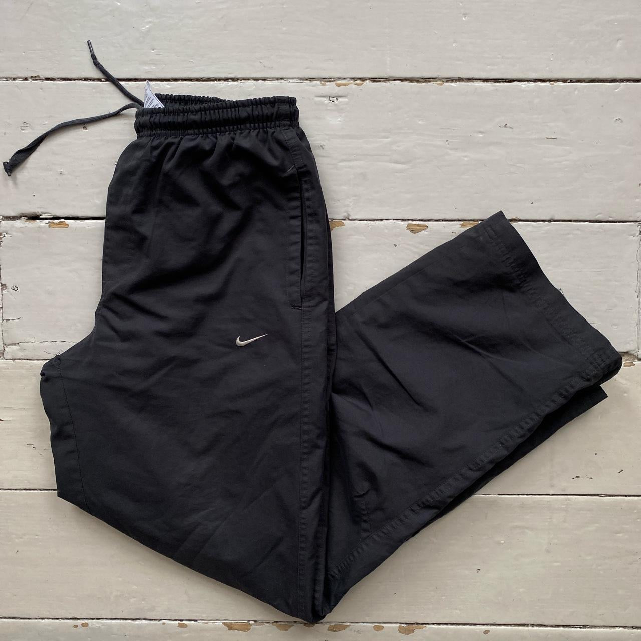 Nike Swoosh Shell Bottoms (Medium)