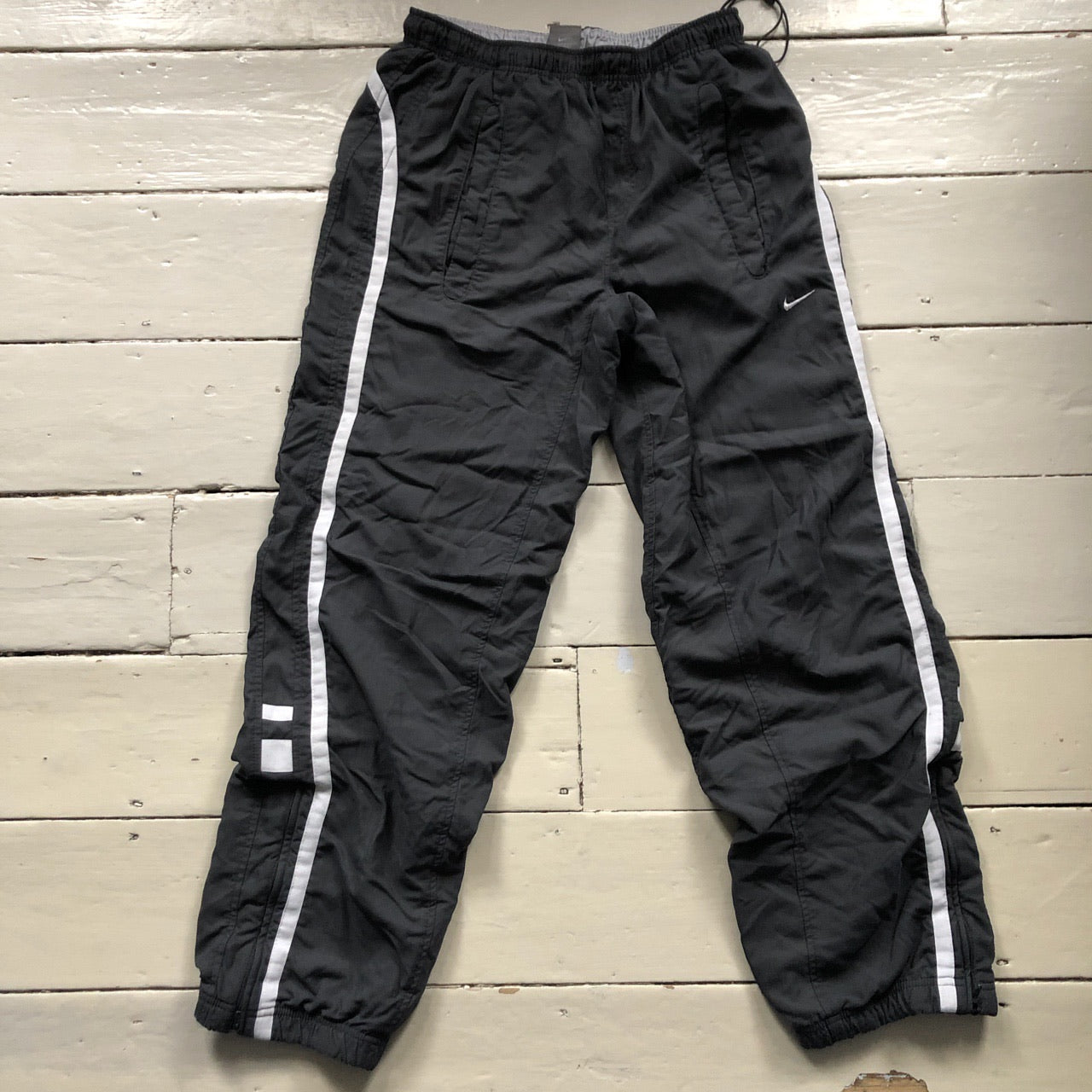 Nike Grey Shell Bottoms (Large)