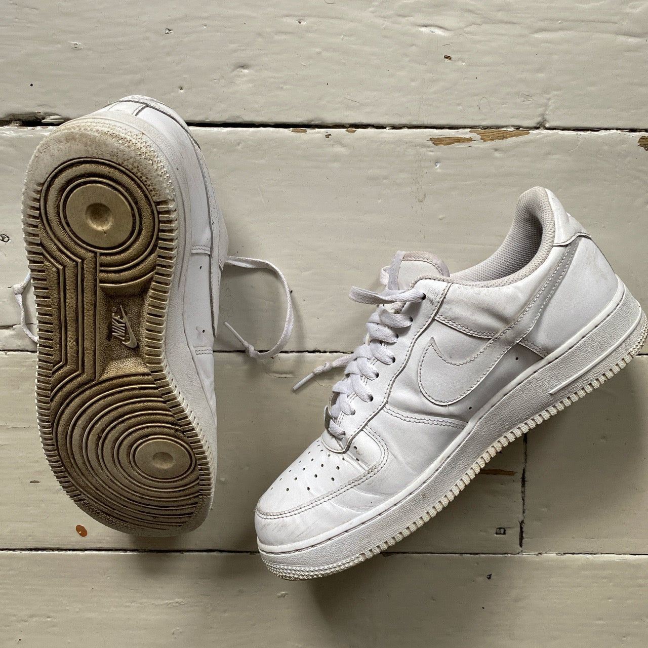 Nike Air Force 1 White (UK 9)