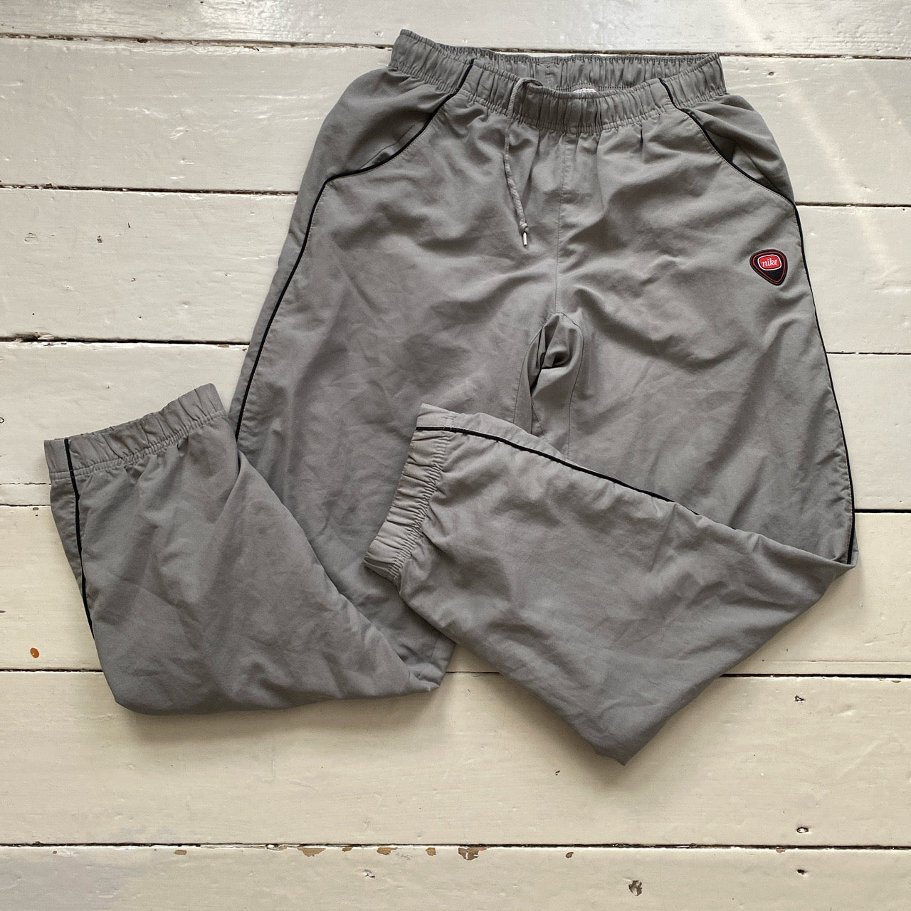 Nike Vintage Grey Shell Bottoms (Medium)