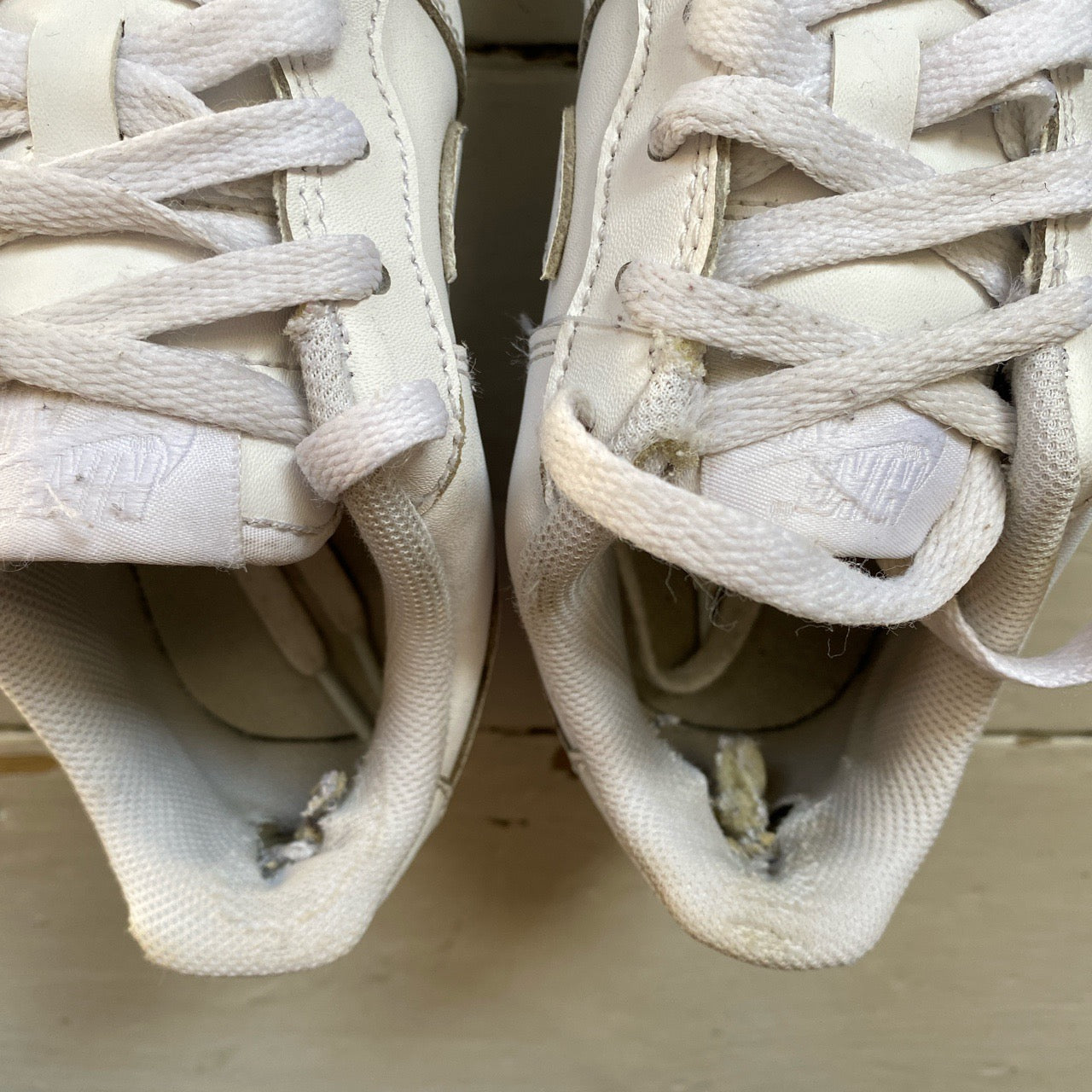 Nike Air Force 1 White (UK 5)