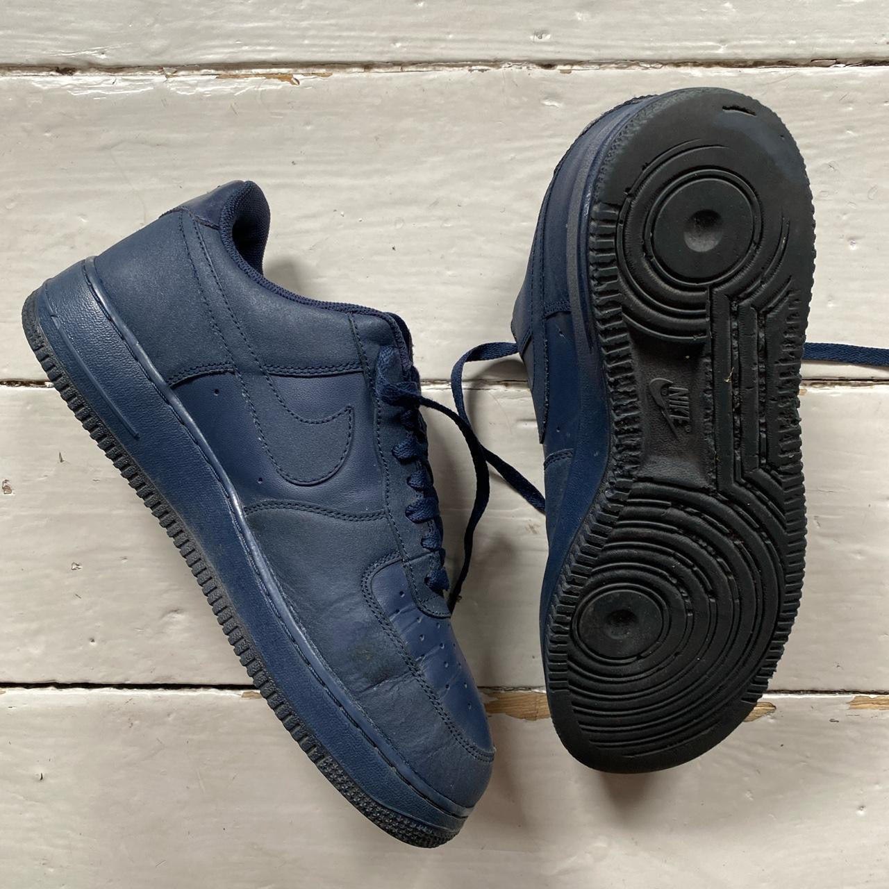 Nike Air Force 1 Navy (UK 9)