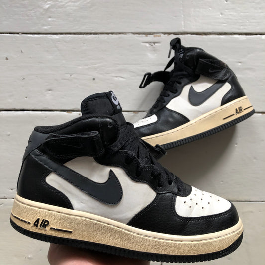 Nike Air Force 1 Black and White (UK 4.5)