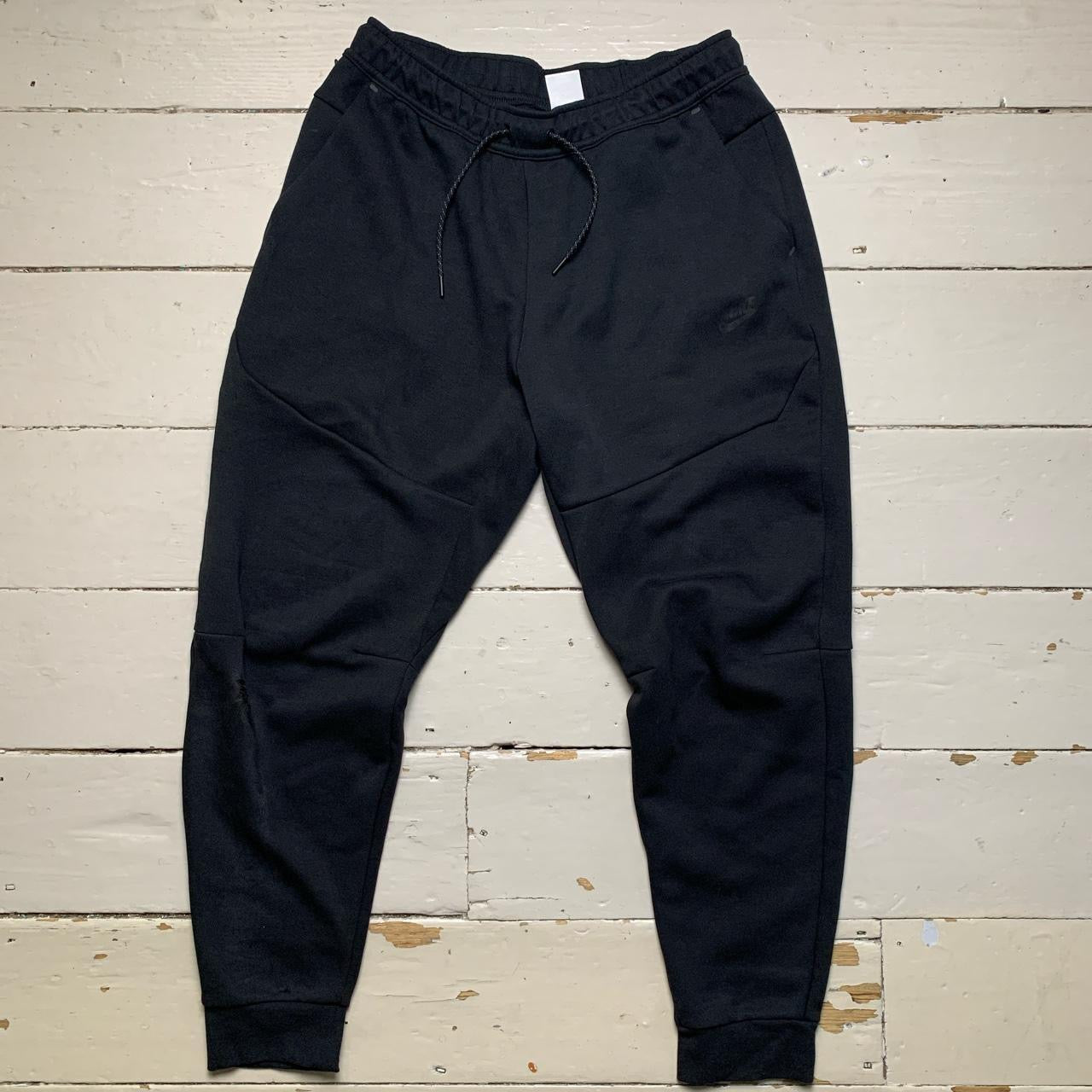 Nike Tech Fleece Black Joggers (Large)