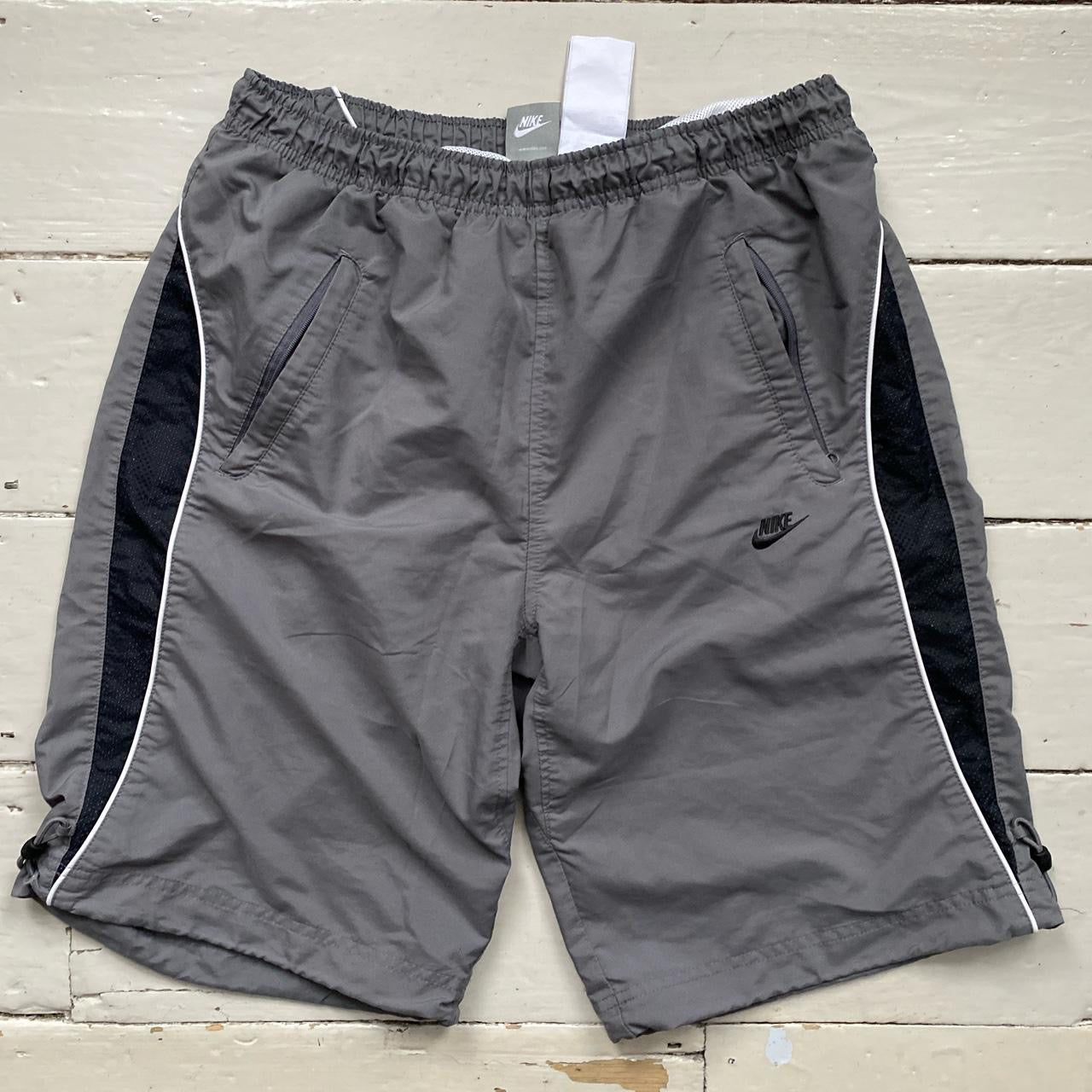 Nike Vintage Grey Shell Shorts (Medium)