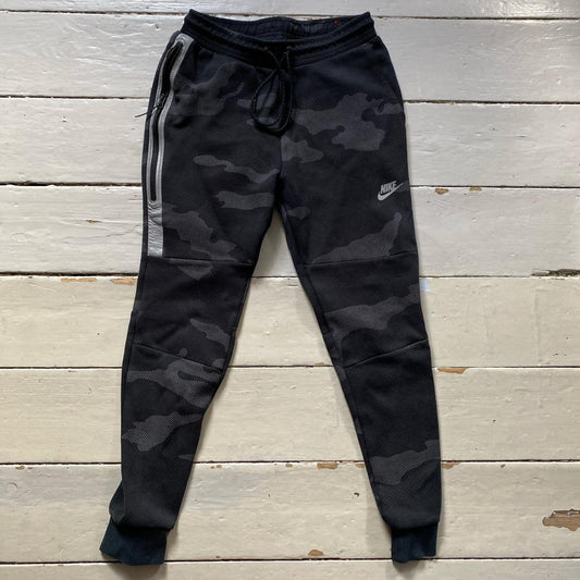 Nike Tech Fleece Camo Joggers (Small)