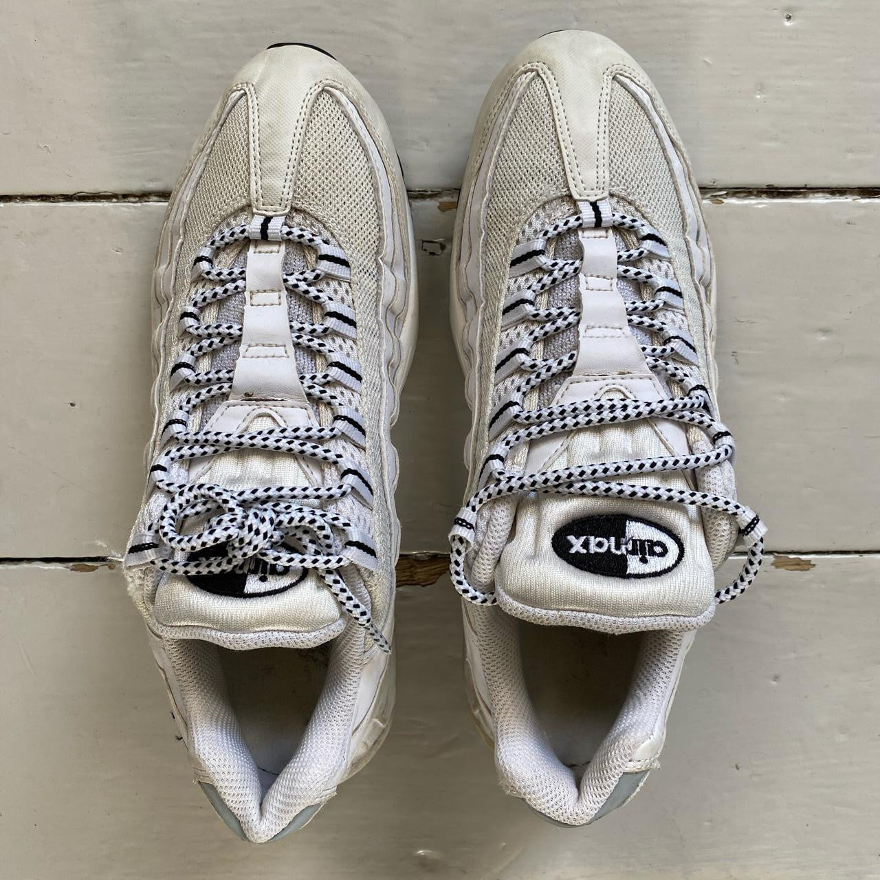 Nike Air Max 95 White and Black (UK 8)