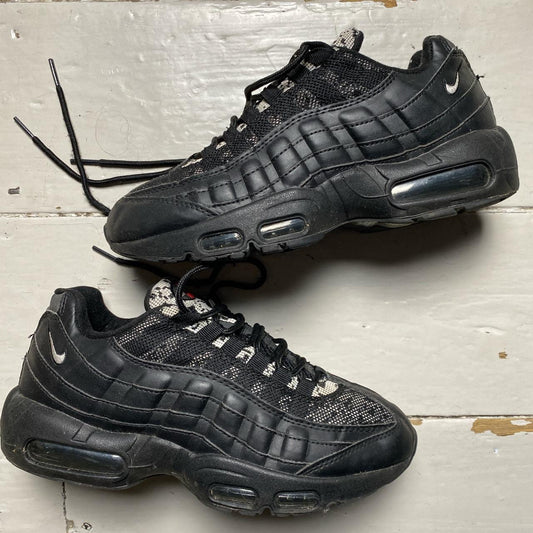 Nike Air Max 95 Black and White (UK 6)