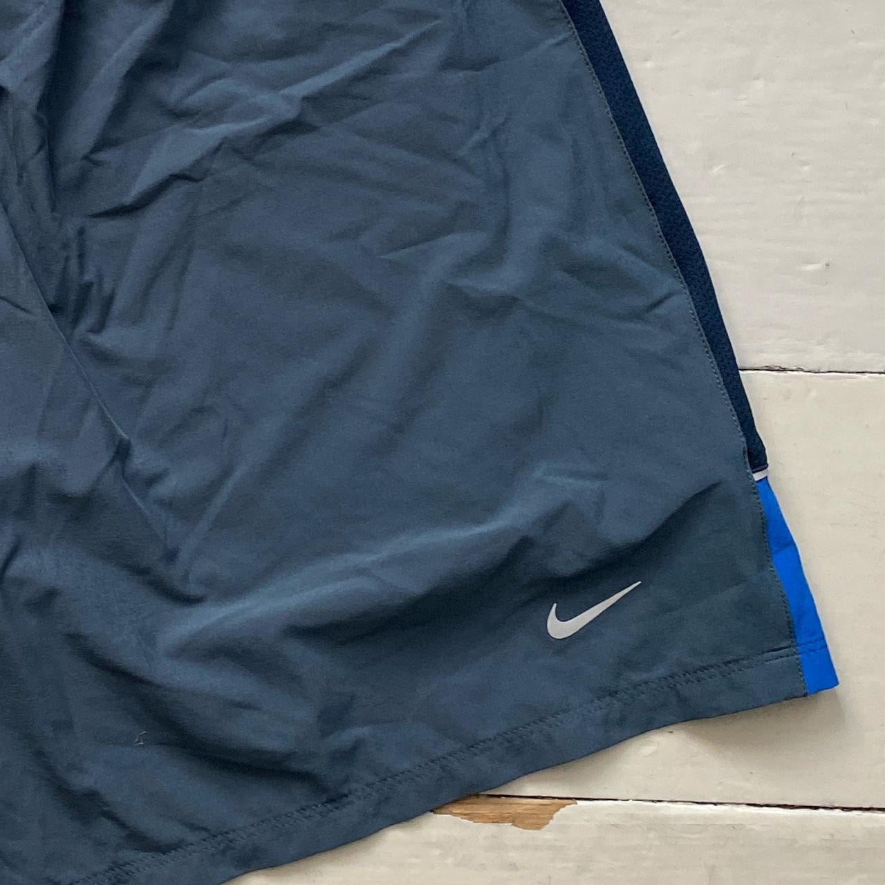 Nike Swoosh Dri Fit Shorts (XL)