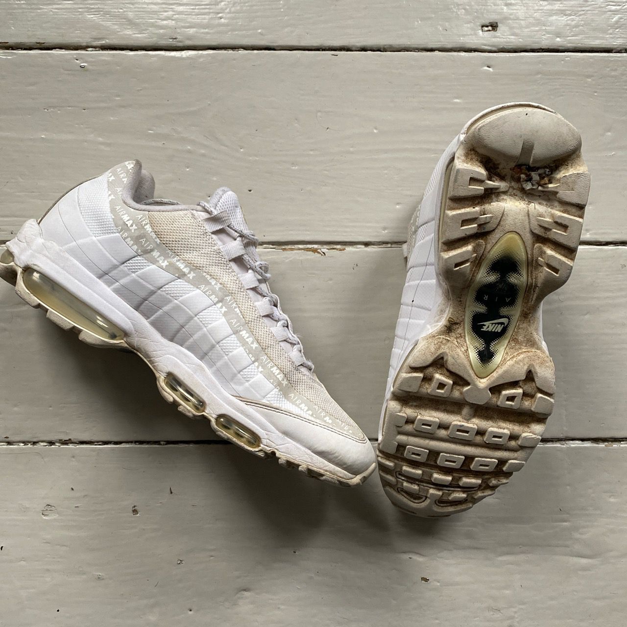Nike Air Max 95 White and Black (UK 9)