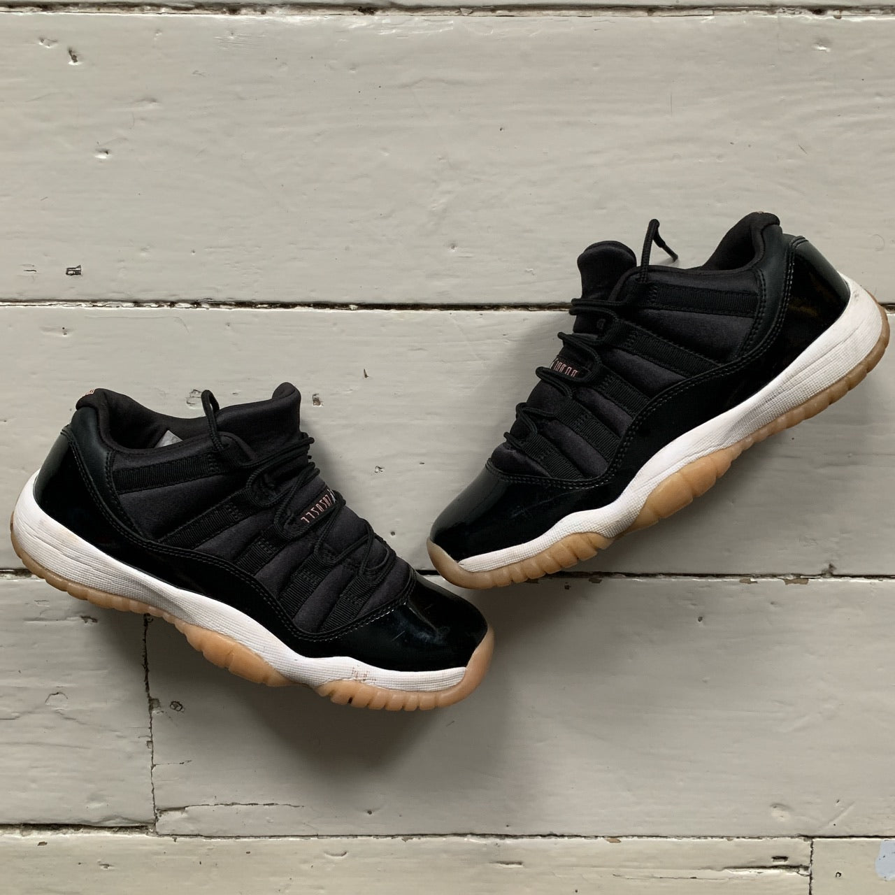 Jordan 11 Bleached Coral (UK 5)
