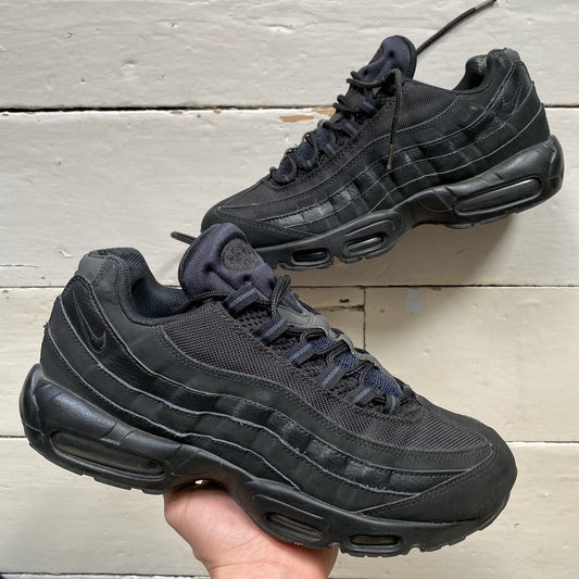 Nike Air Max 95 Black (UK 9)