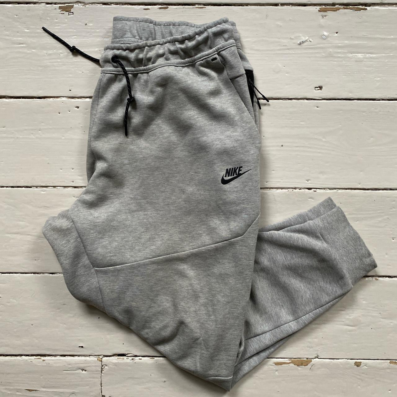 Nike Tech Fleece Old Season Grey Joggers (XL)