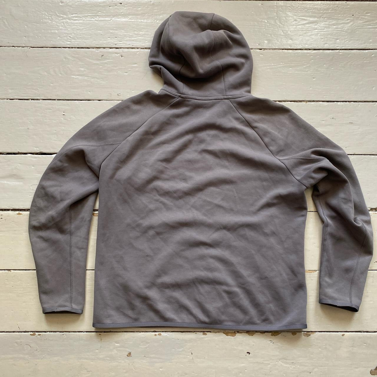 Nike Tech Fleece Grey Hoodie (Medium)