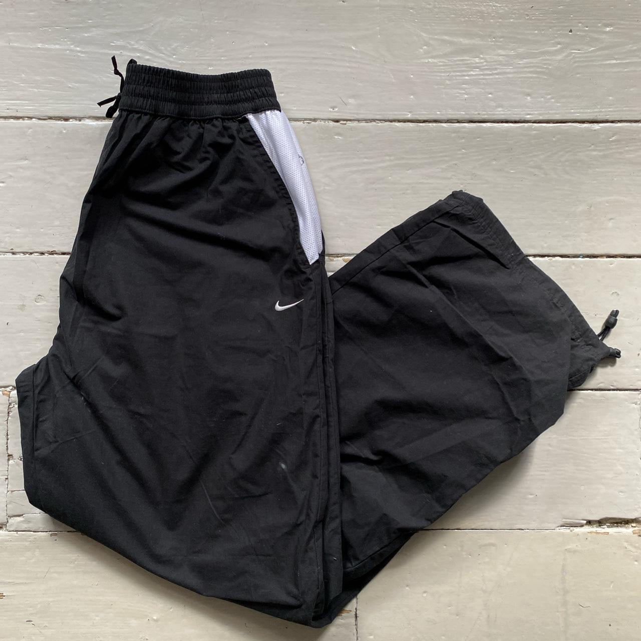 Nike Vintage Basketball Shell Bottoms (Large)