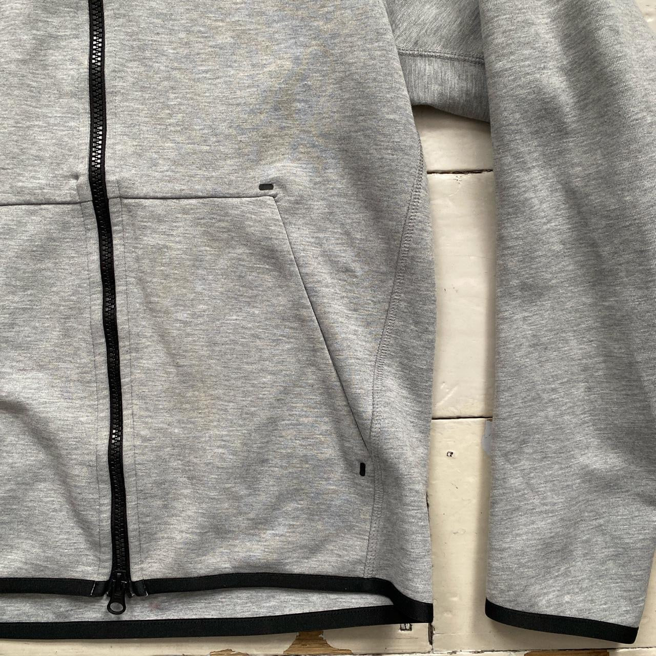 Nike Tech Fleece Grey Hoodie (XS)