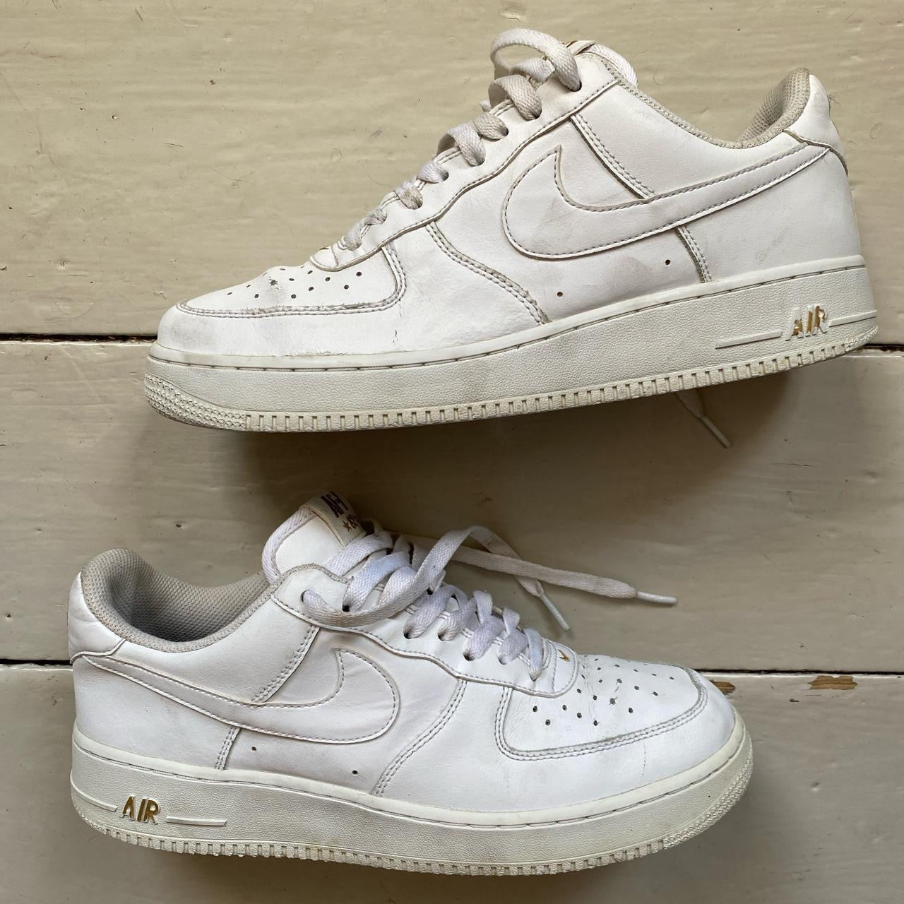 Nike Air Force 1 White (UK 8)