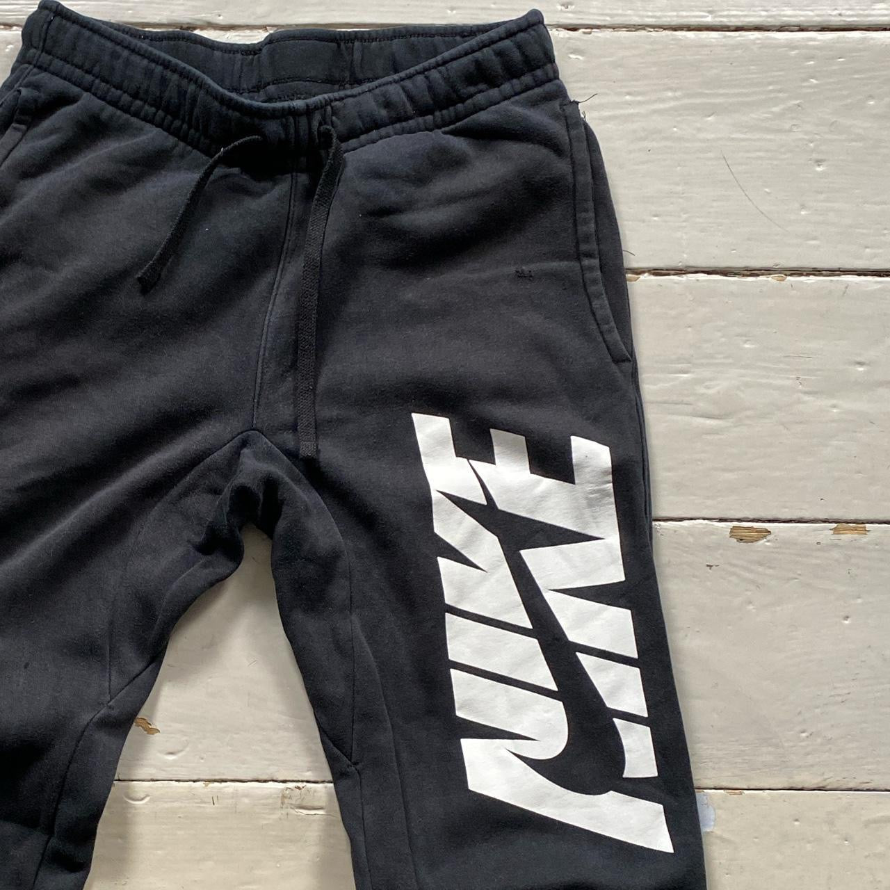 Nike Club Swoosh Black Joggers (XS)