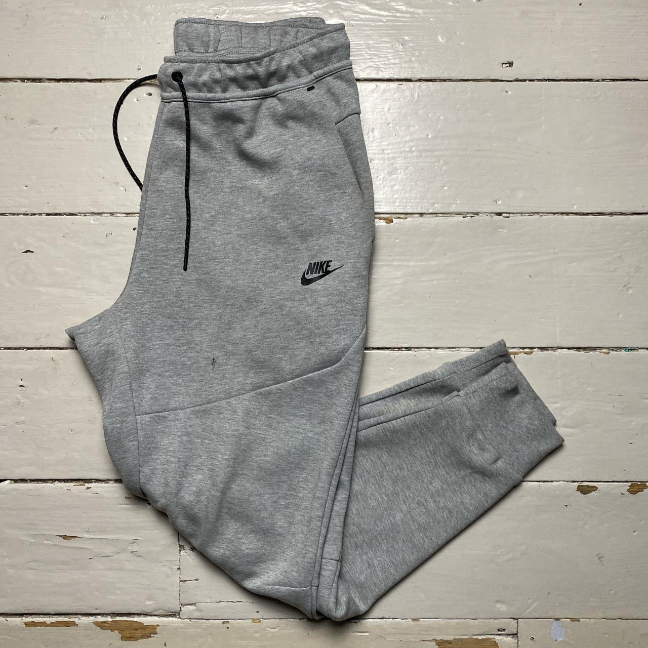 Nike Tech Fleece Grey Joggers (Large)