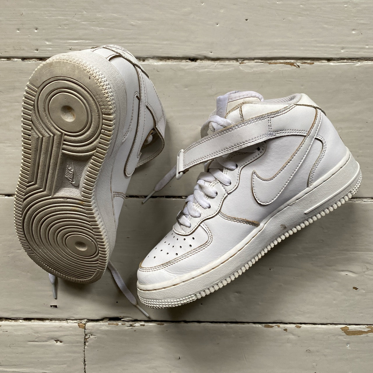 Nike Air Force 1 White Mid (UK 5.5)