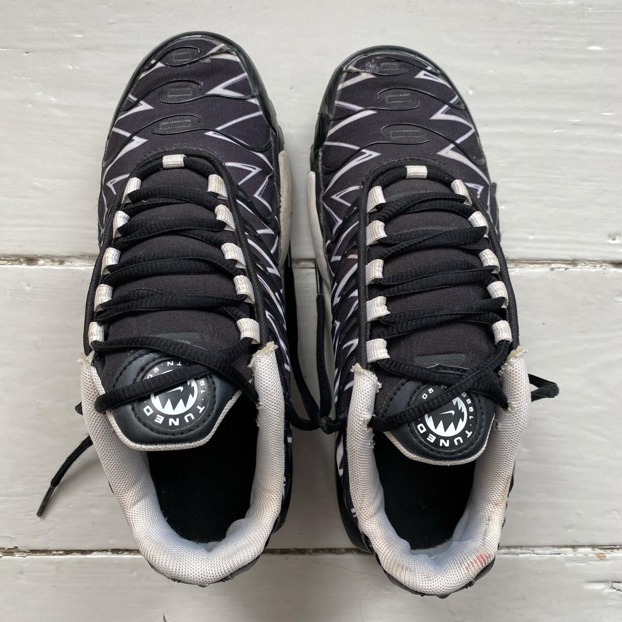 Nike TN Air Max Plus TN black and white (UK 4)