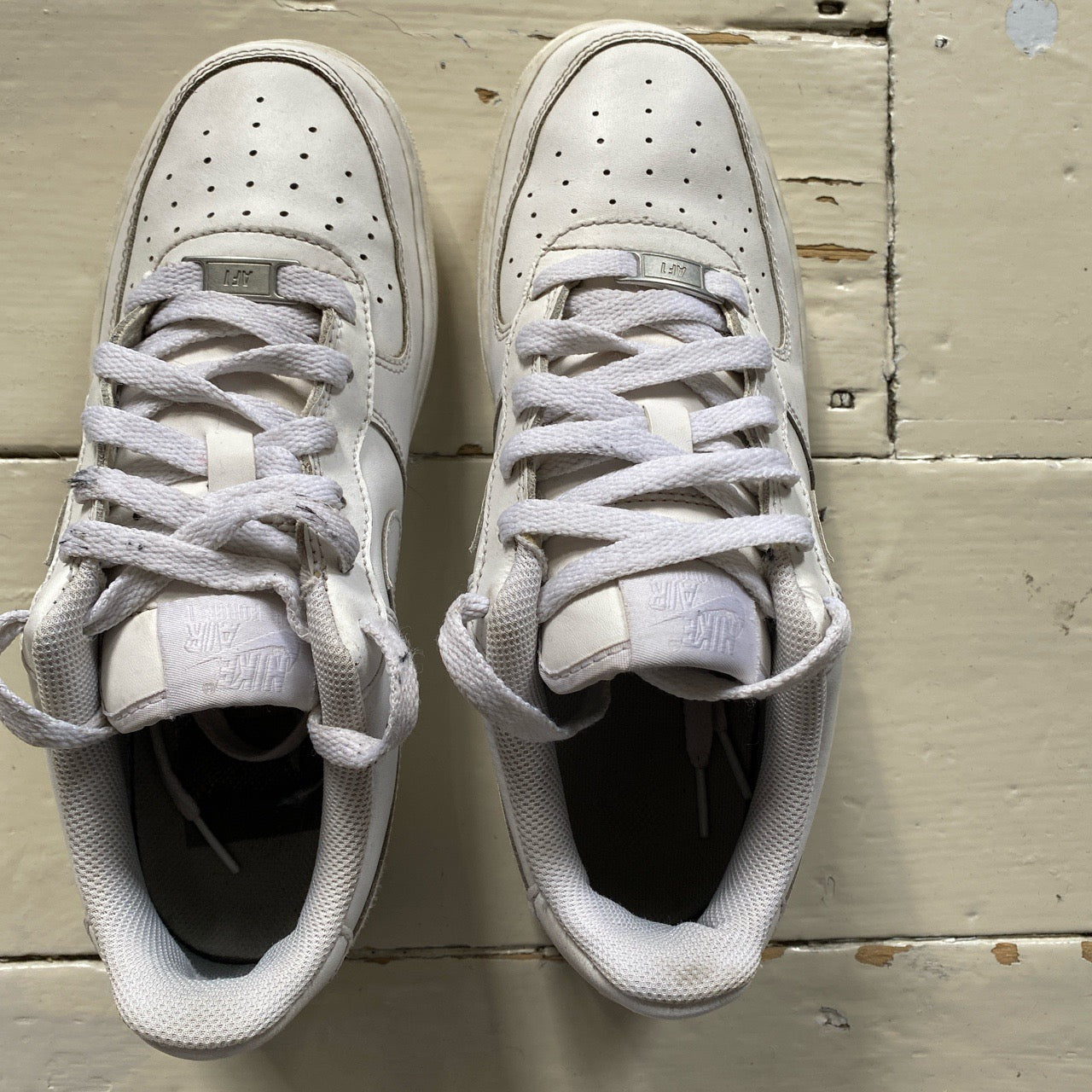 Nike Air Force 1 White (UK 6)