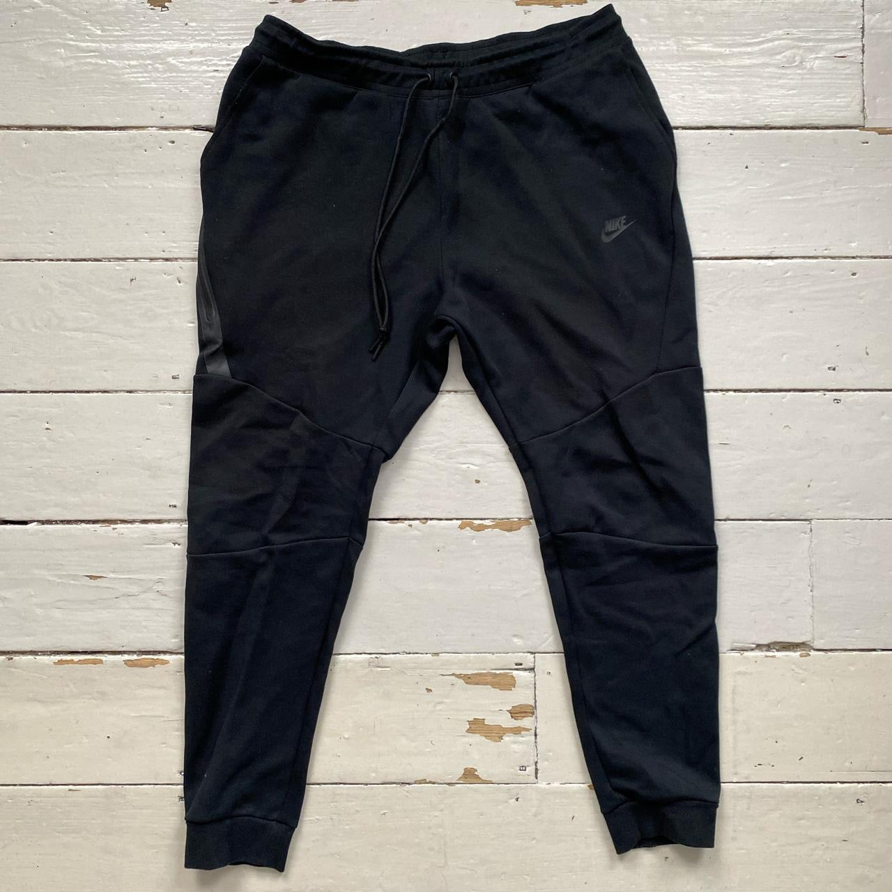Nike Tech Fleece Black Joggers (XL)