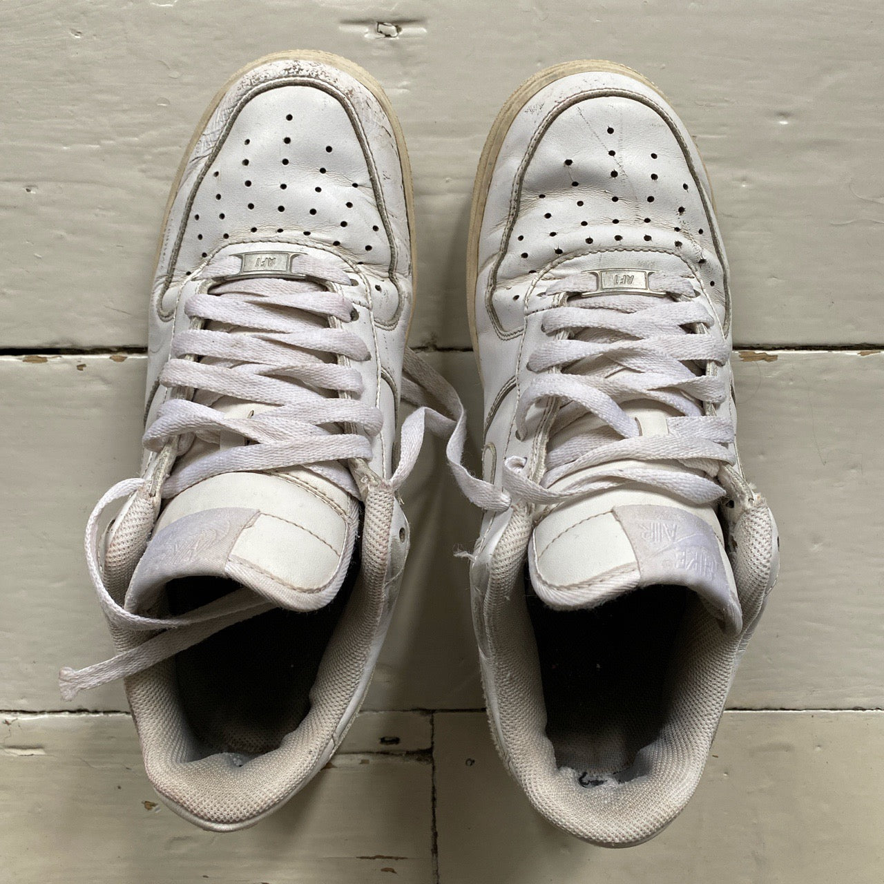 Nike Air Force 1 White (UK 8)