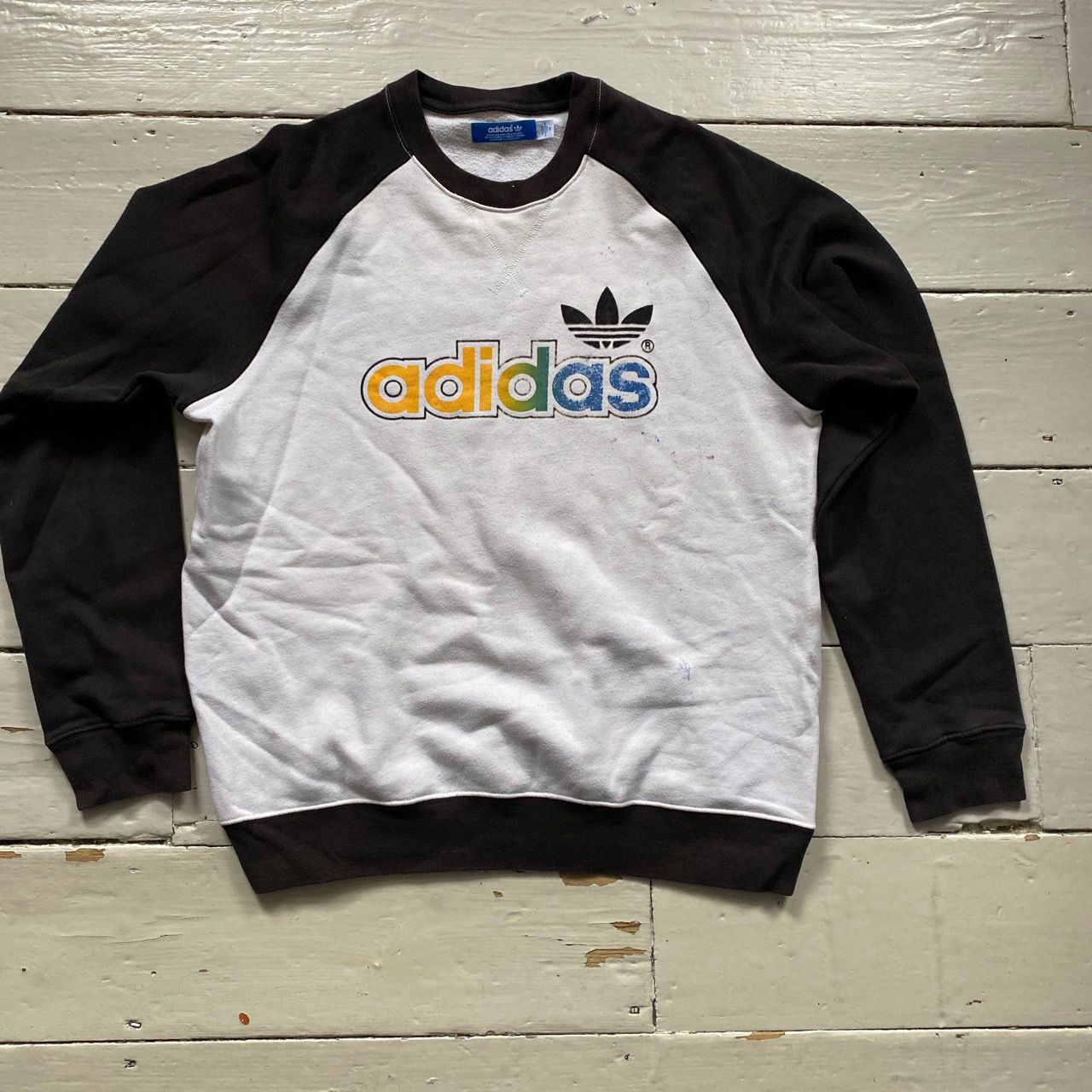 Adidas Vintage Sweatshirt (Medium)