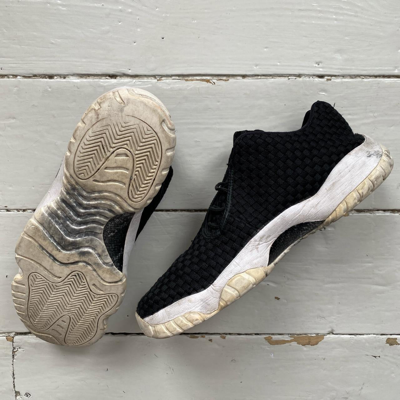 Jordan Futures Black and White (UK 12)