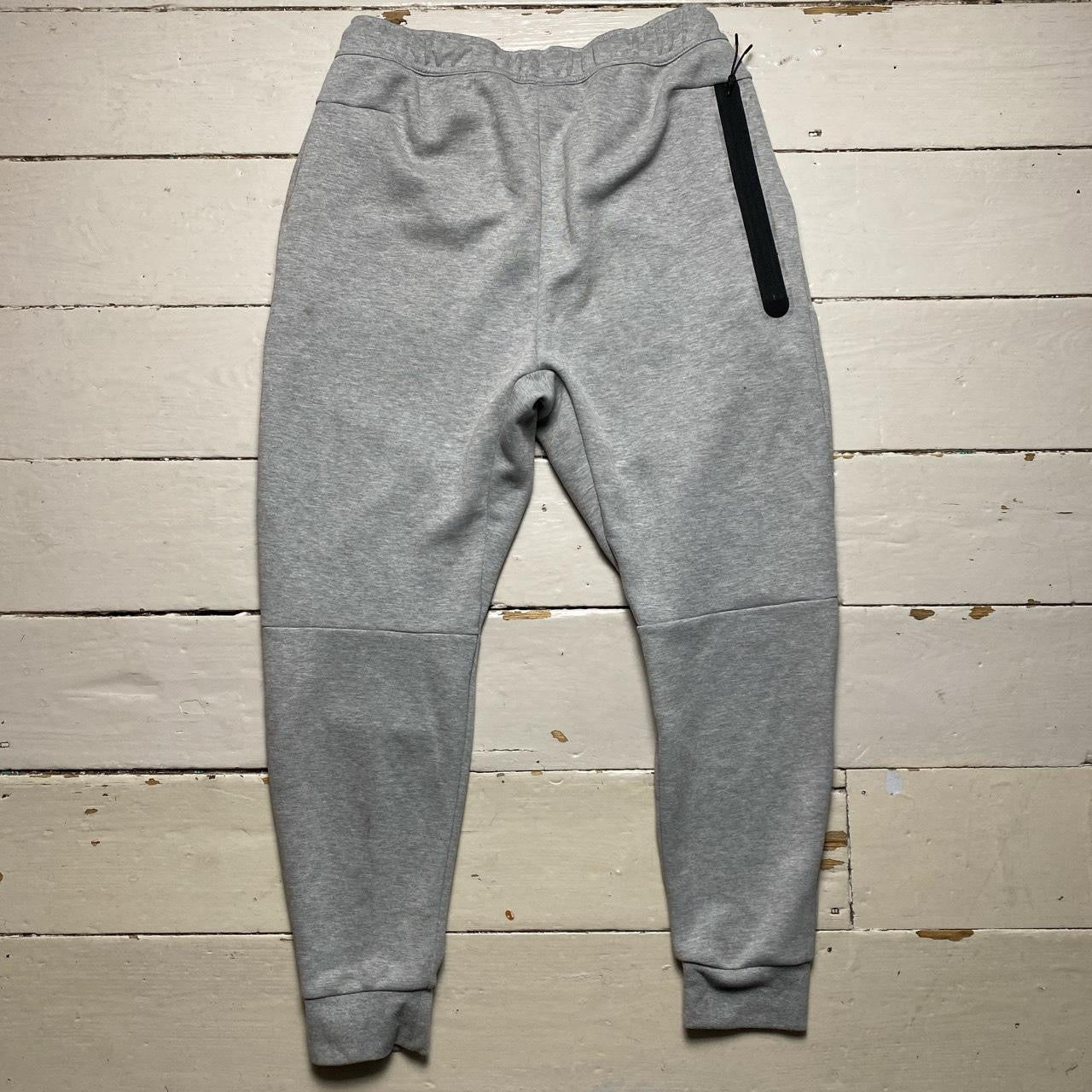 Nike Tech Fleece Grey Joggers (Large)