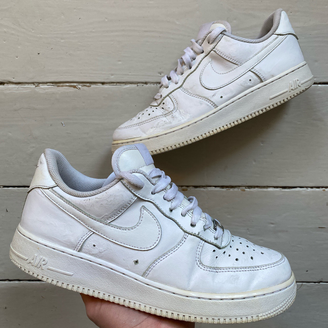 Nike Air Force 1 White Vintage (UK 8)