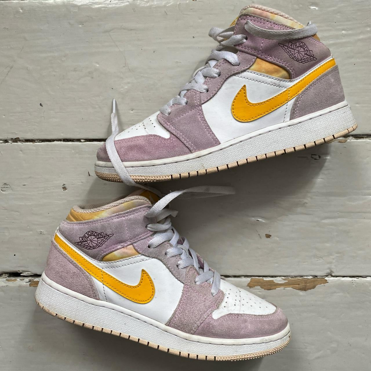 Jordan 1 Mid Arctic Pink (UK 5)